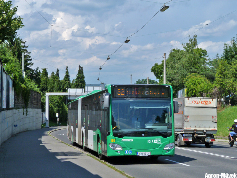 Évértékelő (13)