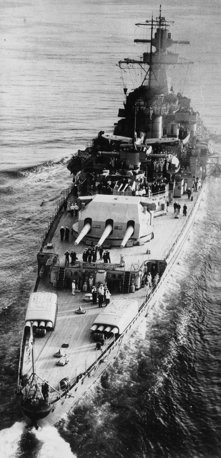 admiral_graf_spee_1939_04.jpg