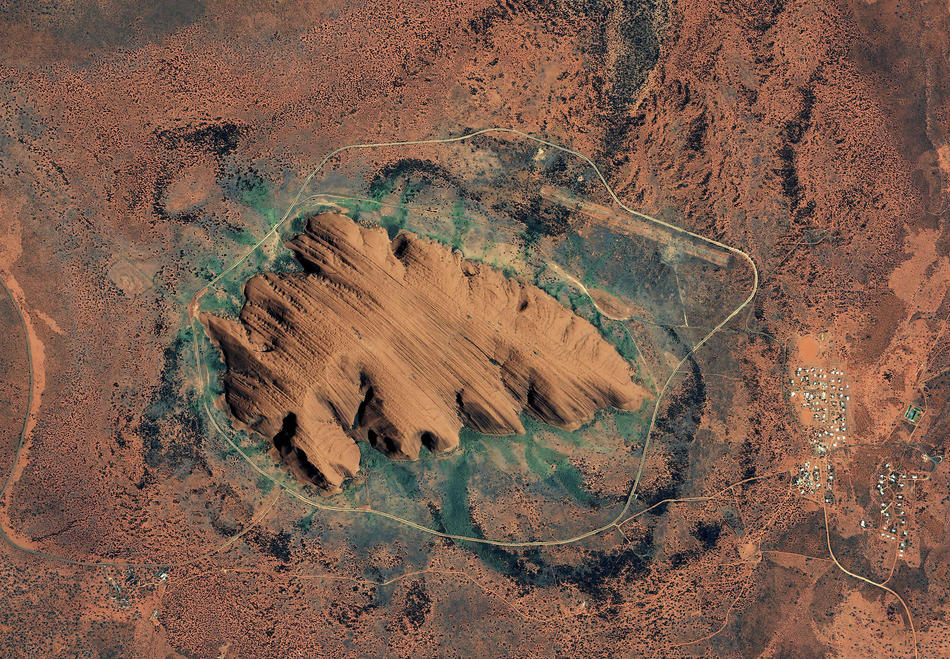 Uluru (Ayers Rock)2.jpg