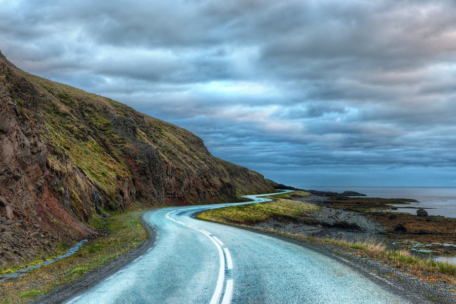 900x600xTwisty-Curvy-Iceland-Road-900x600.jpg.pagespeed.ic.SiGf3KmaaO.jpg