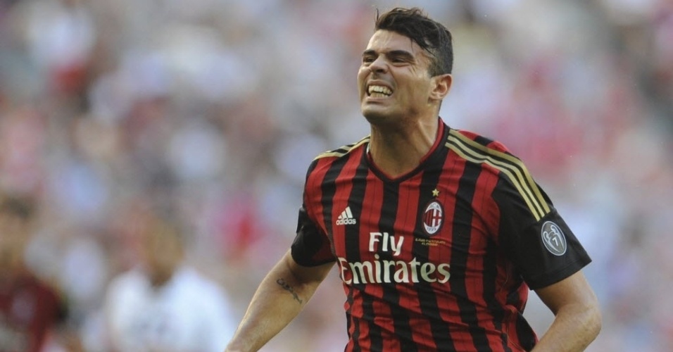 01ago2013---atacante-andrea-petagna-do-milan-lamenta-chance-perdida-contra-o-sao-paulo-na-copa-audi-1375378015622_956x500.jpg