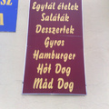 a döglött kutyák megőrültek