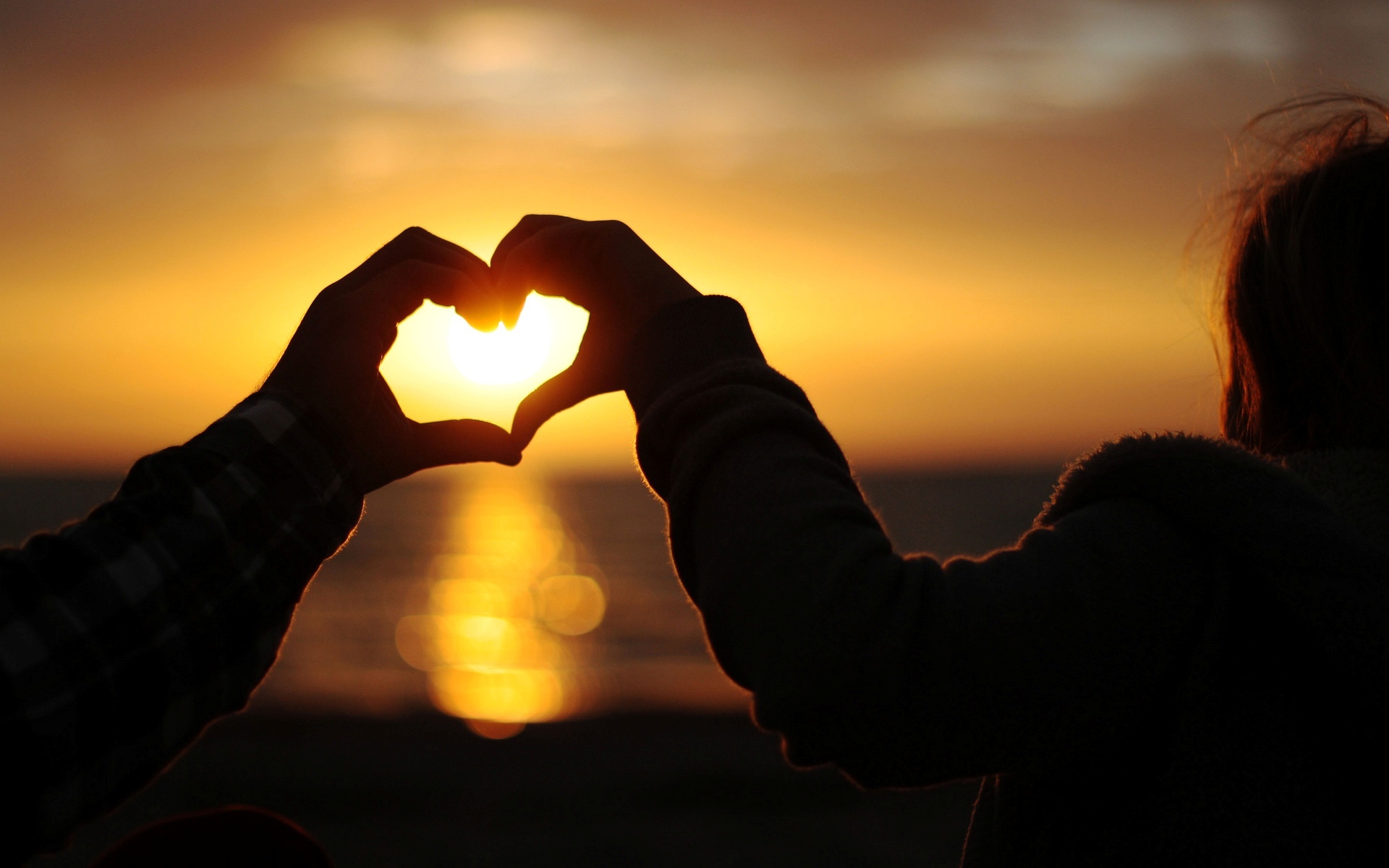 mood-hands-heart-loveing-be-happy-sunset-picture-wallpaper.jpg