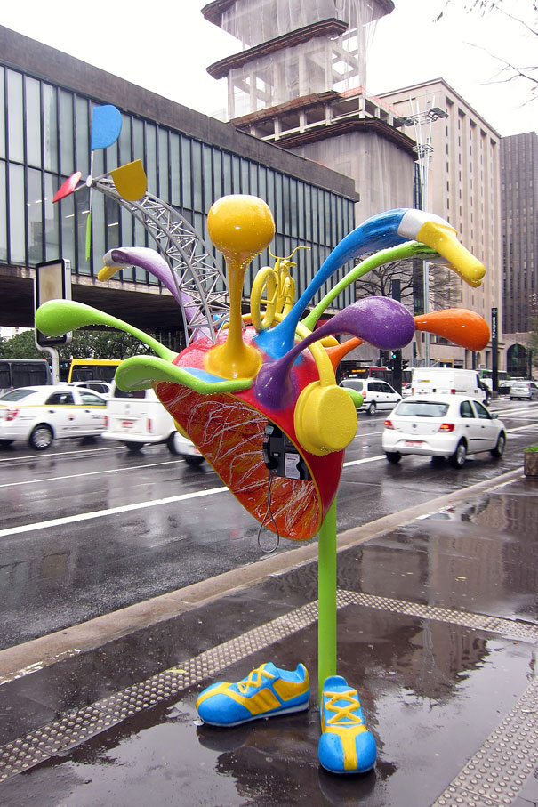 call-parade-creative-phone-booths-sao-paulo-9.jpg