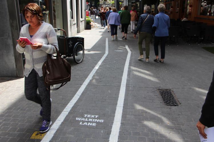 text-walking-lane-1.jpg