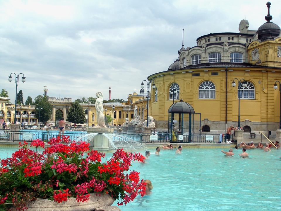 budapest-spa-646062_960_720.jpg