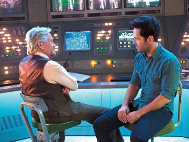 van képünk hozzá: a hangya [ant-man] (2015)