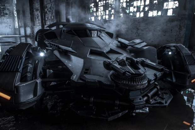 batman_vs_superman_batmobile03k.jpg