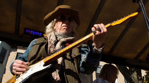 brad-whitford-opener-cropped-corbis-640-80.jpg