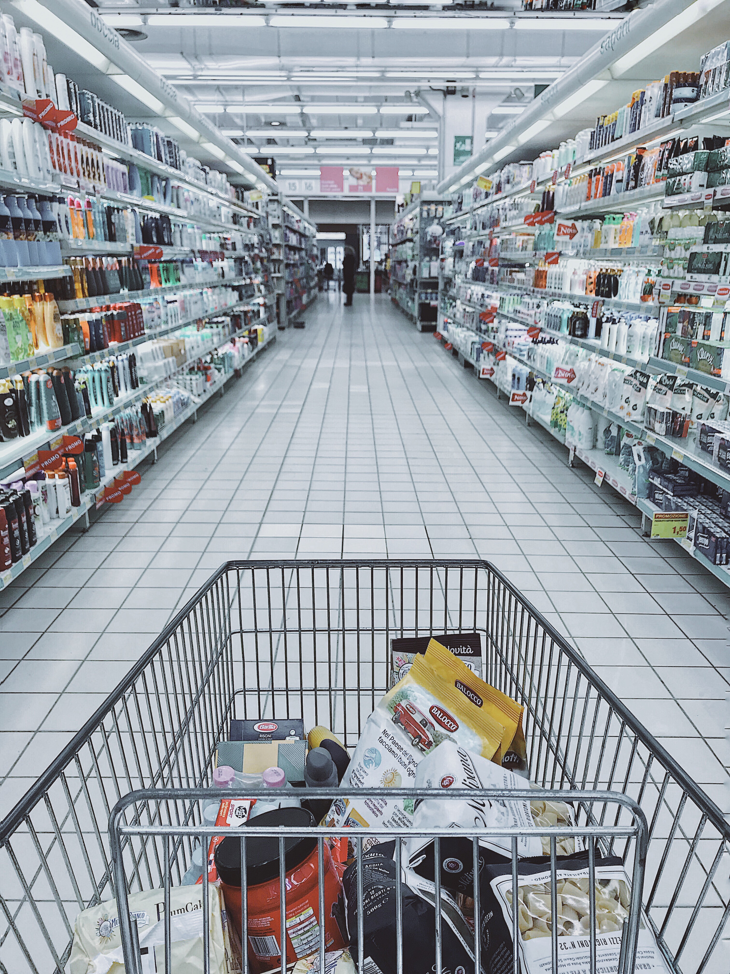 aisle-business-cart-1005638.jpg