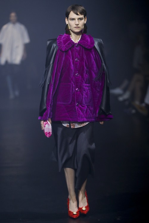 Balenciaga - bársonyos lila kabát bőrrel kombinálva