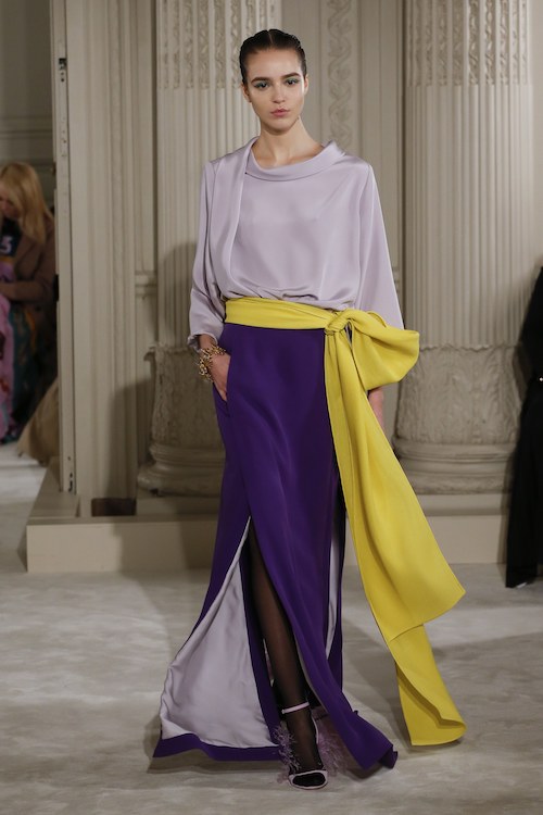 Valentino couture - az egyik kedvencem a pasztellila felső, felsliccelt szoknya és a sárga öv kombinációja. árga és lila, szintén működik!