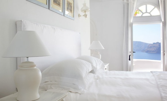 Kirini-Suites-Spa-Luxury-Hotel-Oia-Santorini-Cyclades-Greece-08.jpg