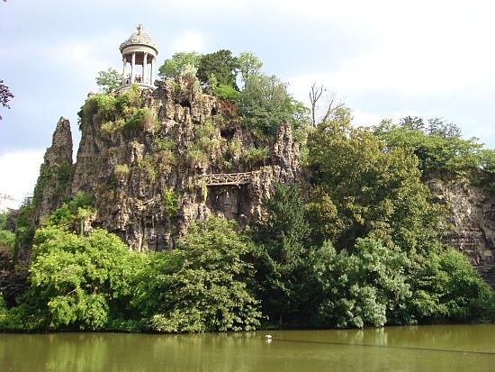 https://m.blog.hu/ah/ahungariangirlinparis/image/buttes%20chaumont.jpg