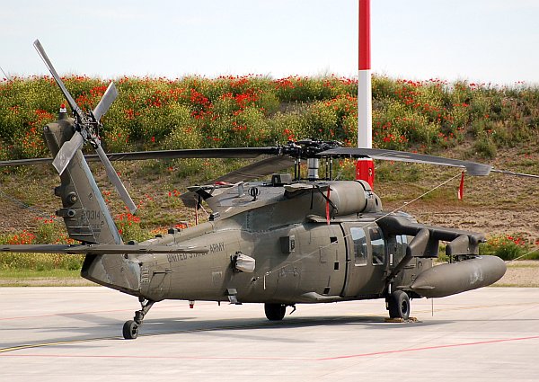 army_uh60_04.jpg