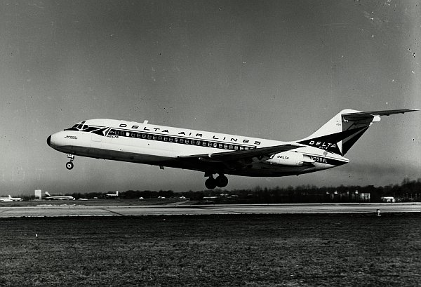 delta-2-dc9.jpg