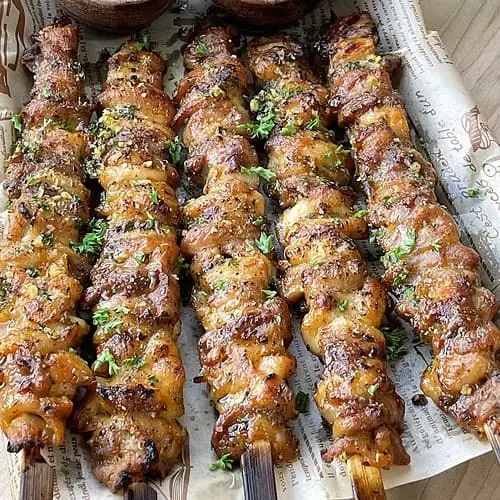 garlic-parmesan-chicken-skewers-2-500x500.webp