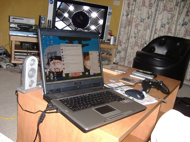 dr_laptop_1.jpg