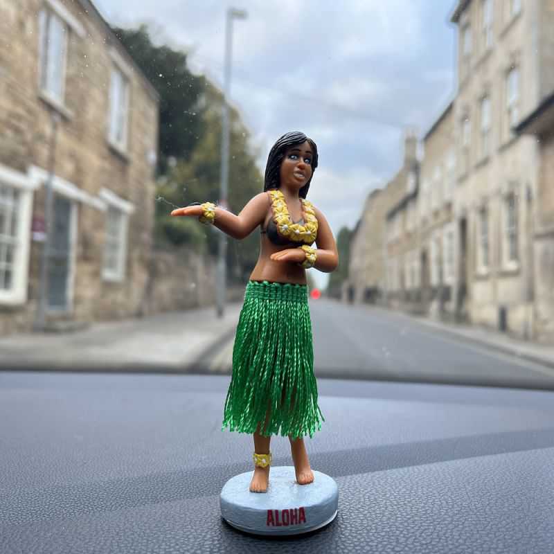 dashboard-hula-lady.jpg