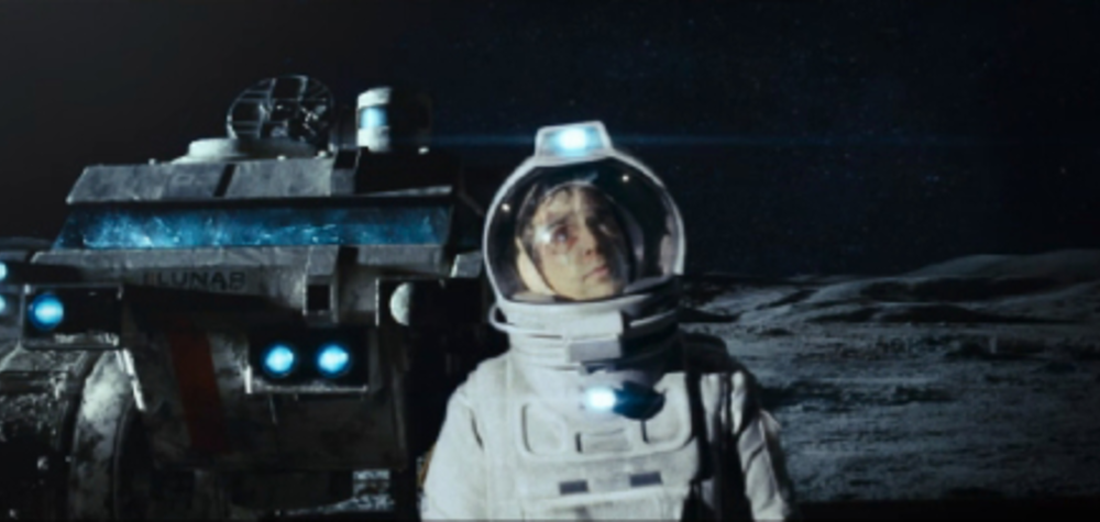 A vállalat nem engedi a lelkemet – Hold (2009)