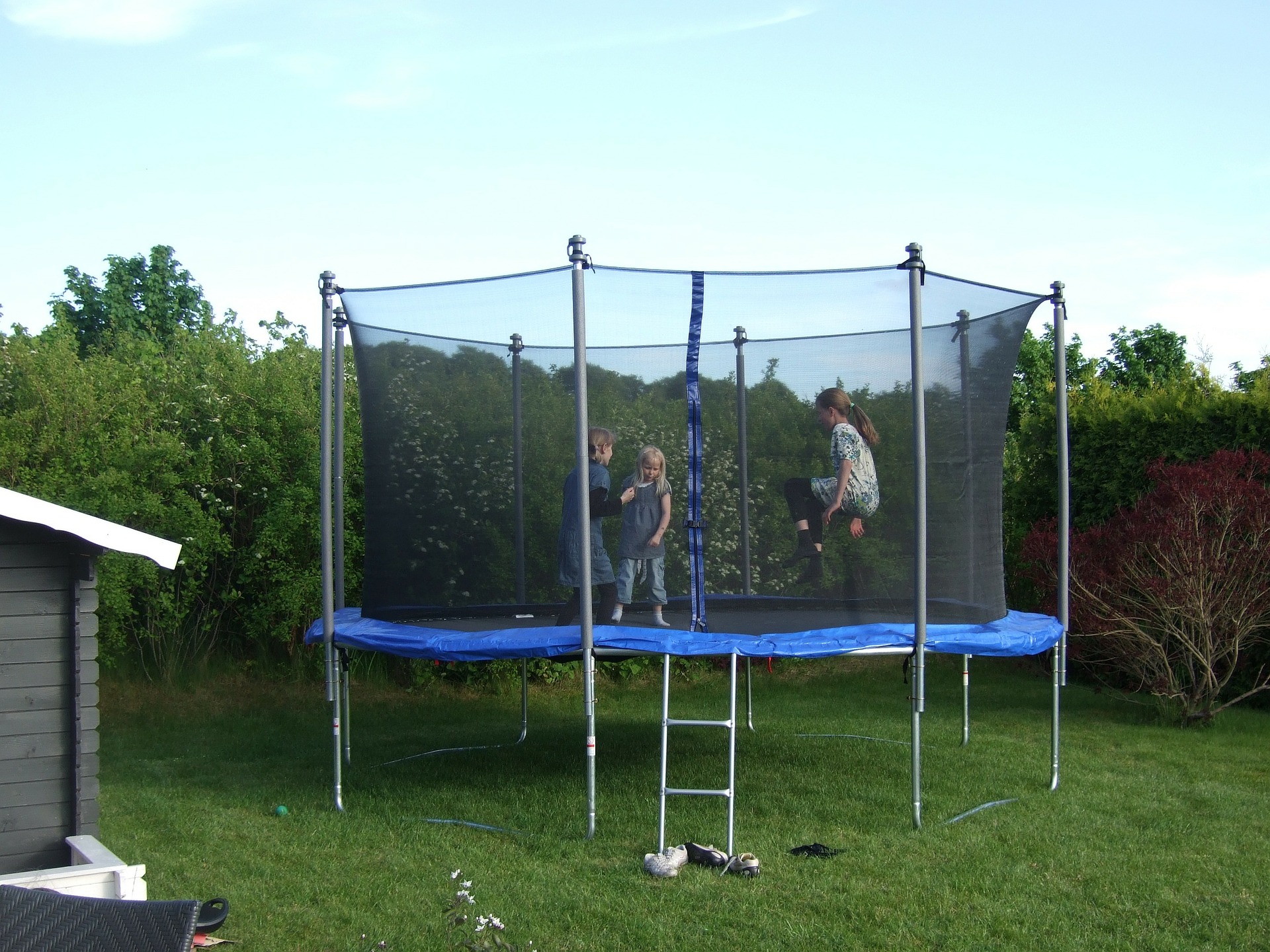 trampoline-182214_1920.jpg