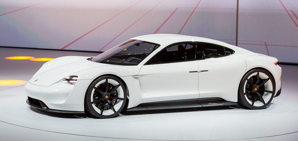 Porsche Mission E elektromos szuperautó