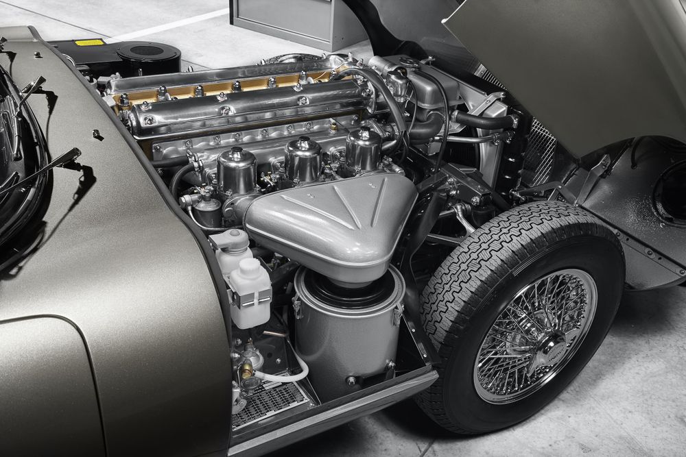 jaguar-e-type motor újra fogják gyártani.jpg