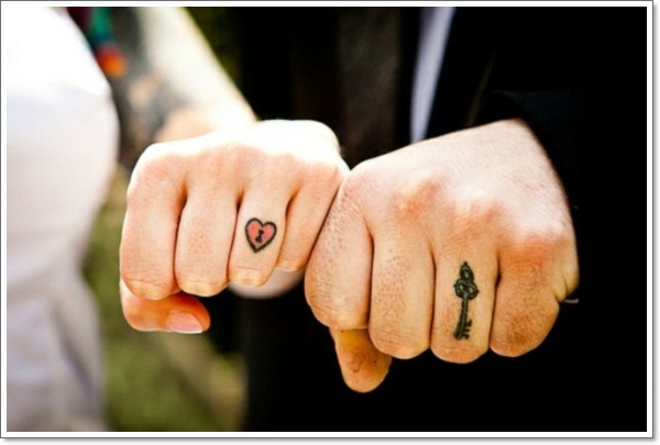 Ízléses tetoválások esküvői gyűrű helyett