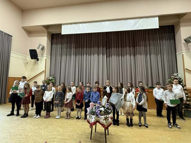 Adventi gyertyagyújtás