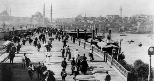 Galata_Bridge,_Istanbul_(Constantinople).jpg