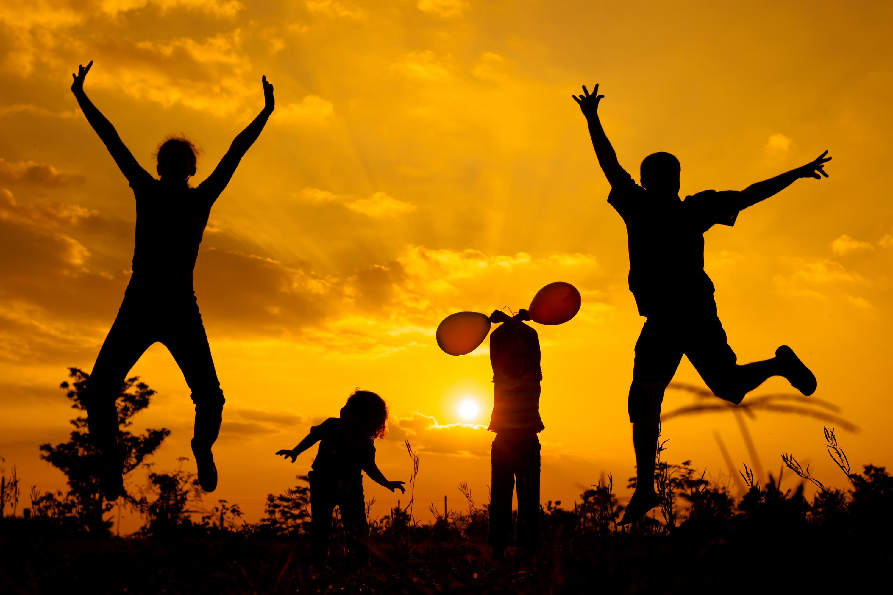 family-silhouette-.jpg