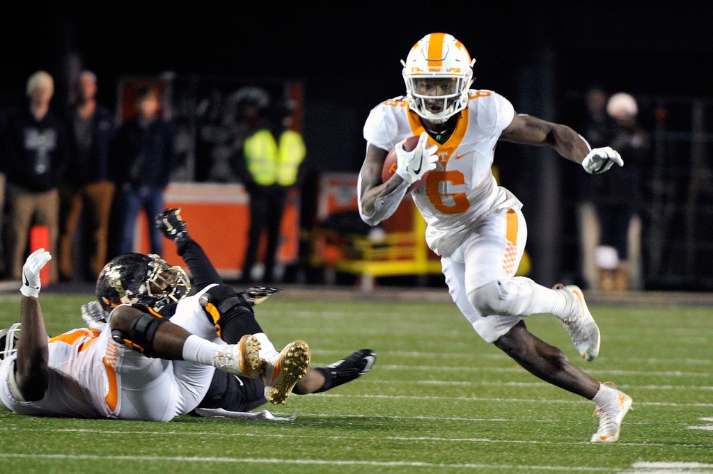 alvin_kamara_tennessee_v_vanderbilt_p30gmsjlotpx.jpg