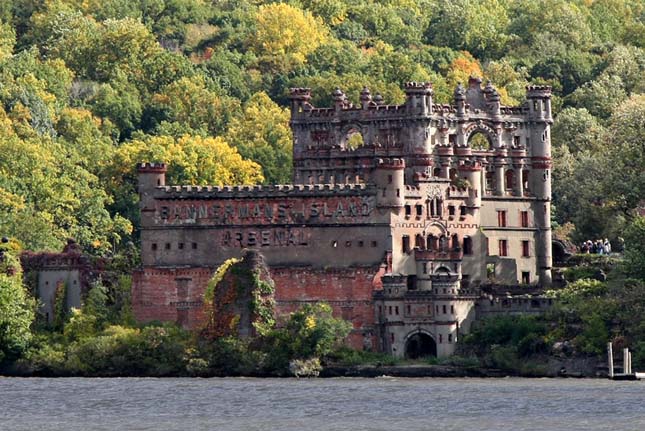 Bannerman-Castle2.jpg