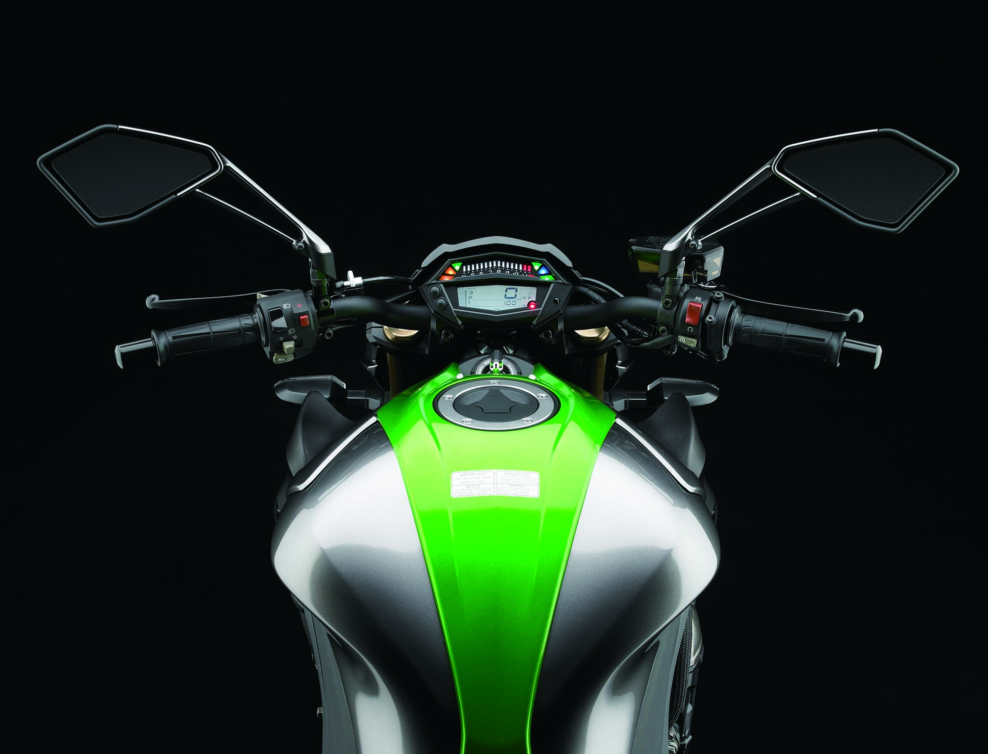 2014-Kawasaki-Z1000-10.jpg