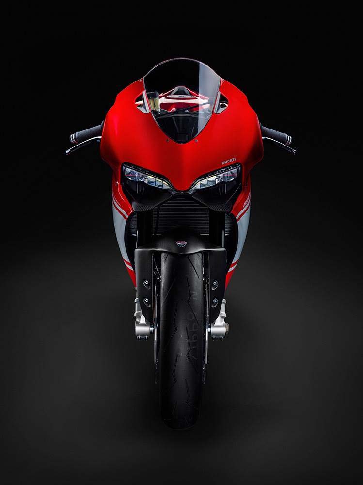 Ducati-1199-Superleggera-01.jpg