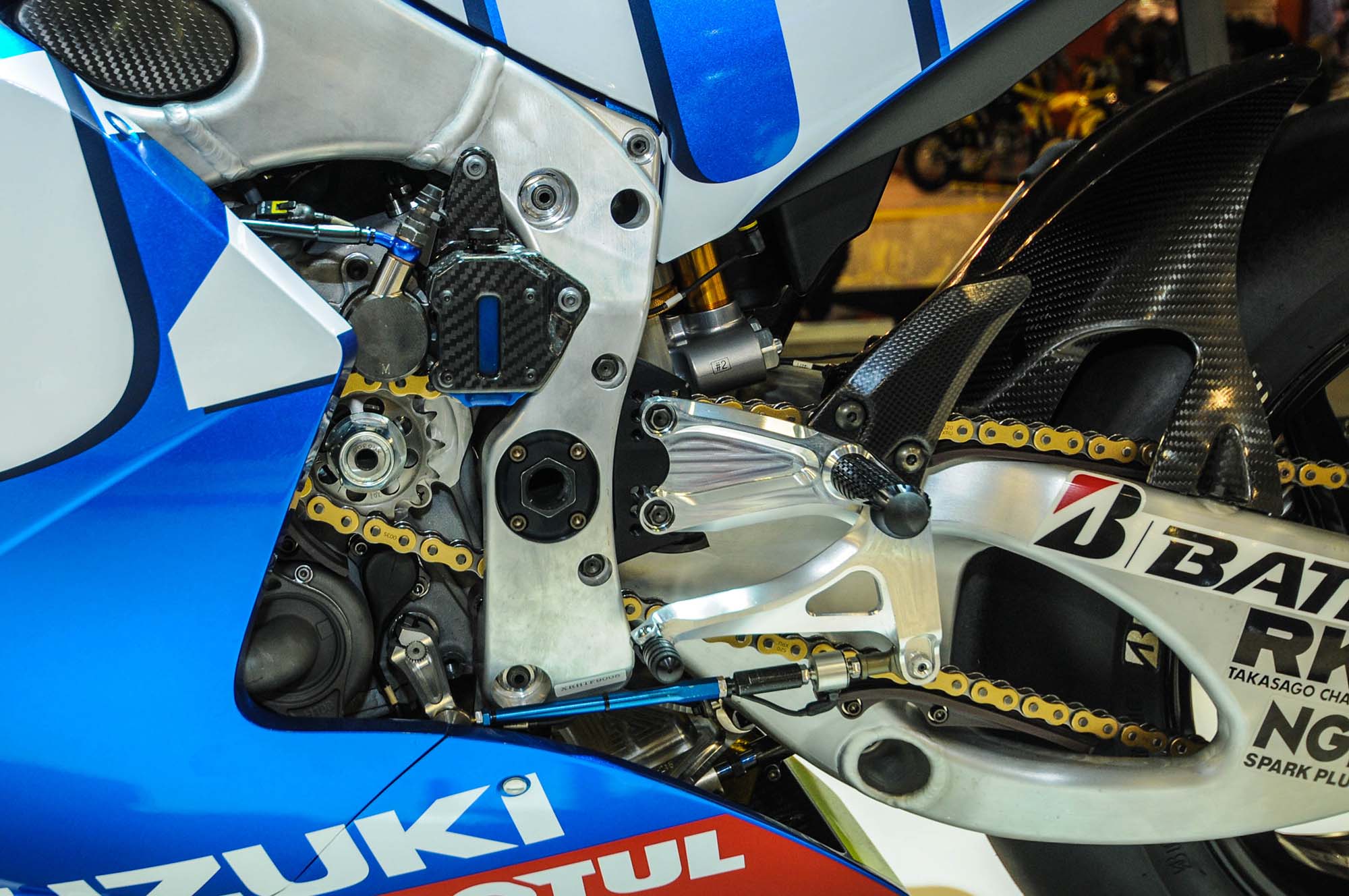 Suzuki-MotoGP-race-bike-EICMA-12.jpg