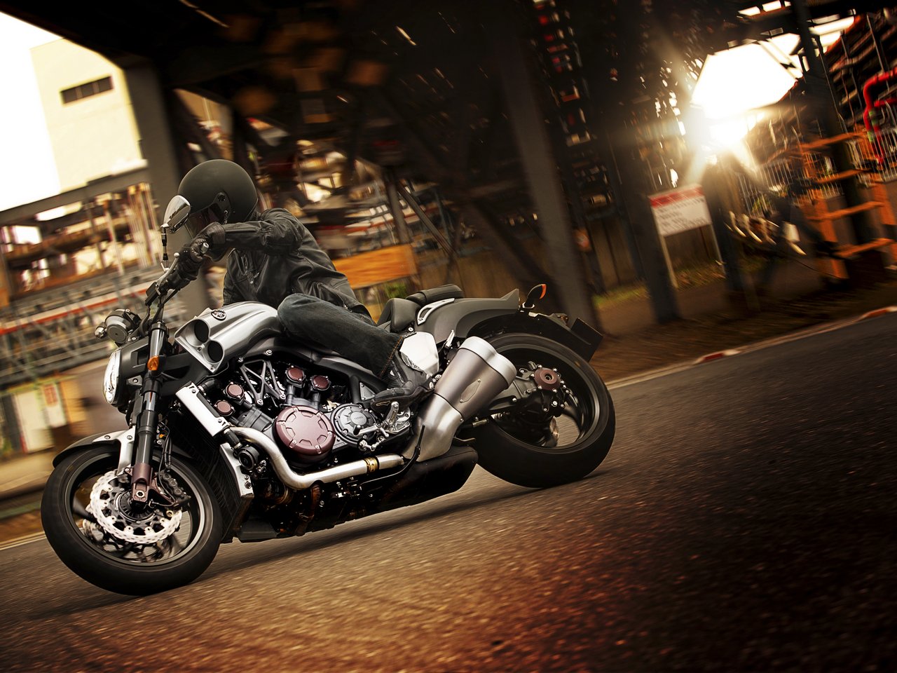 yamaha-vmax-my-2014-03.jpg