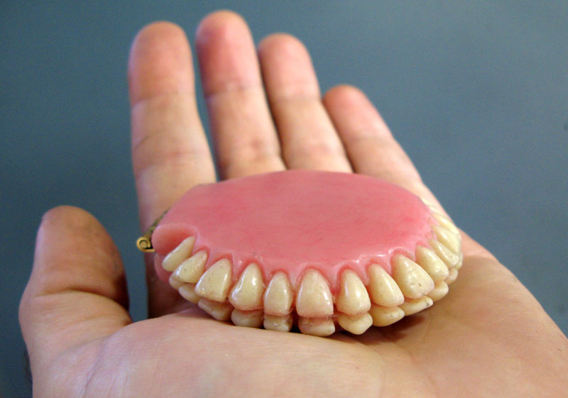 concaveoblivion_denture_compact.jpg