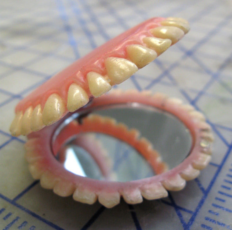 concaveoblivion_denture_compact_2.jpg