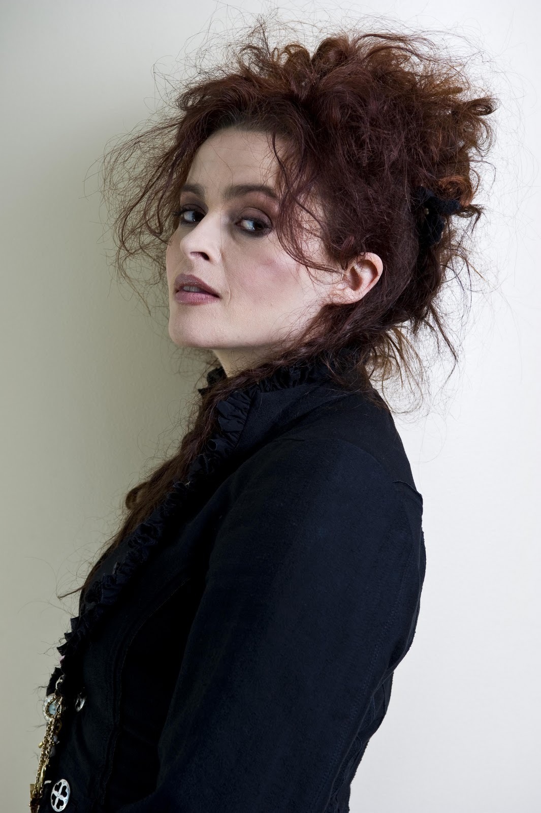 helena-photoshoot-helena-bonham-carter-22597771-1065-1600.jpg