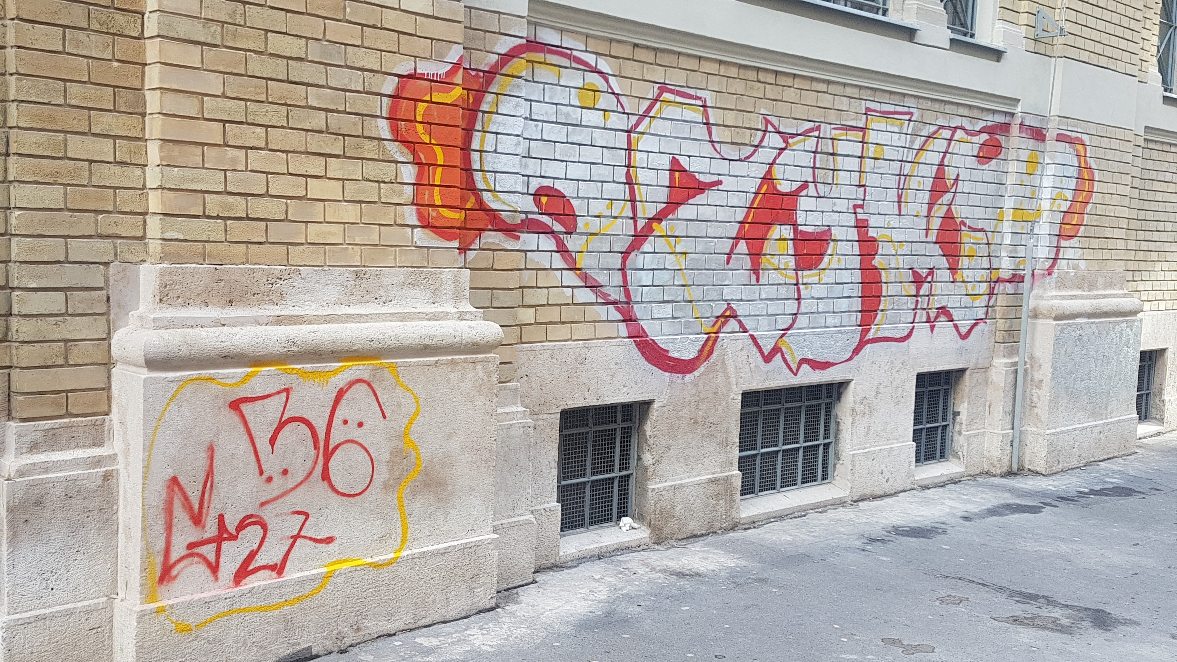 csarnok_graffiti-1.jpg