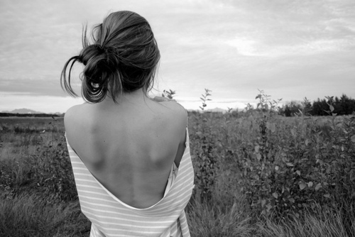 alone-girl-thin-thinspiration-thinspo-Favim.com-415802.jpg