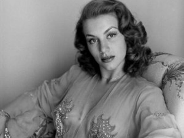 Linda Christian *100