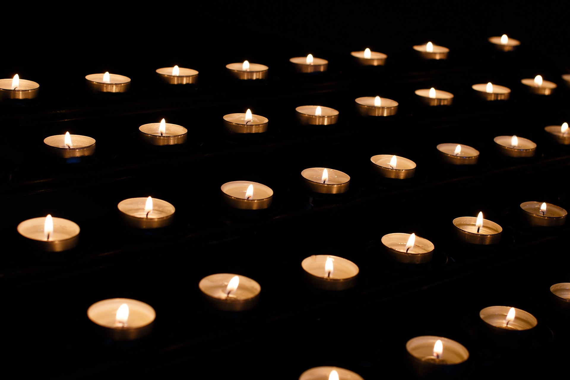 candle-1521246_1920.jpg