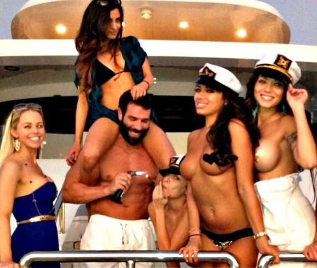 menkedd-25-dan-bilzerian-szakall-ferfi-penz.jpg