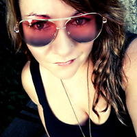 A férfi a kanapén terem