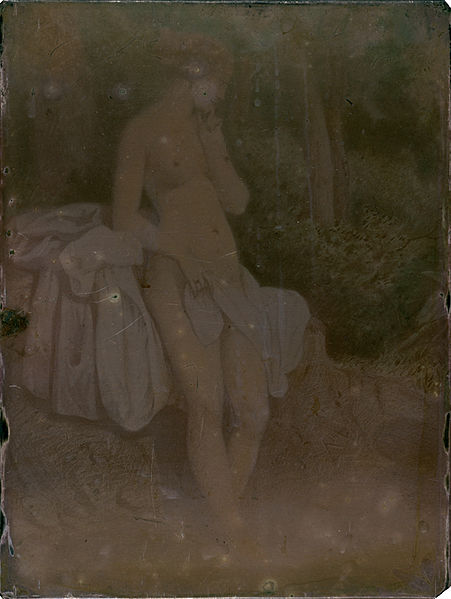 hillotipianude.jpg