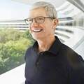 Tim Cook 50 millió dollár értékben adott el Apple részvényeket