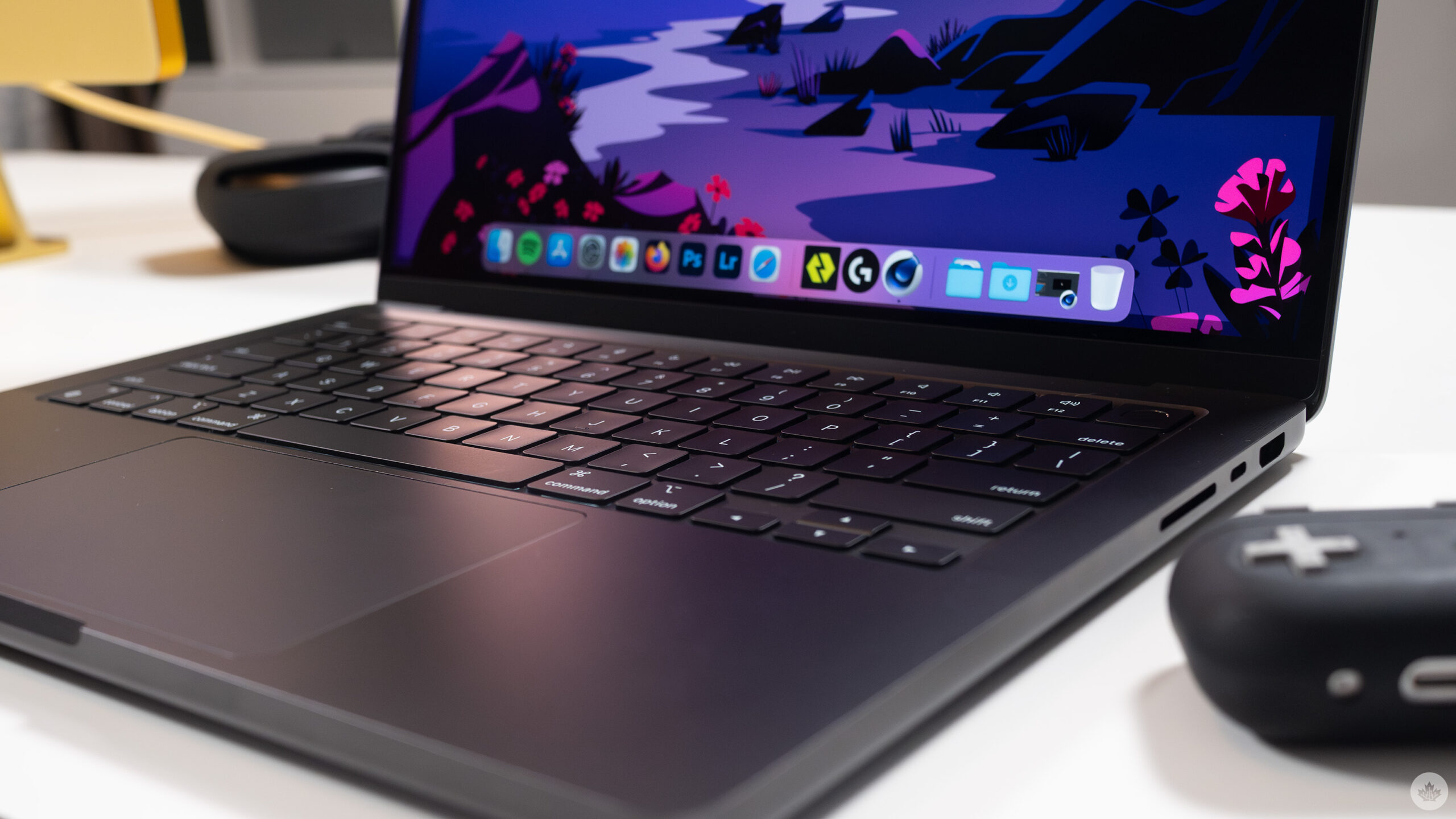 14-inch-macbook-pro-header-2-scaled.jpg