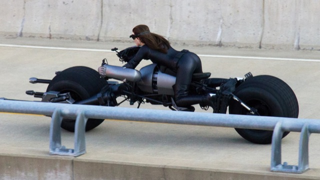anne-hathaway-batman-catwoman-bike-ass.jpg